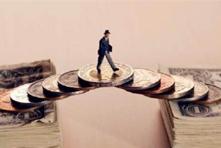 美联储沃勒：明年应适度降息100基点 支持就业市场