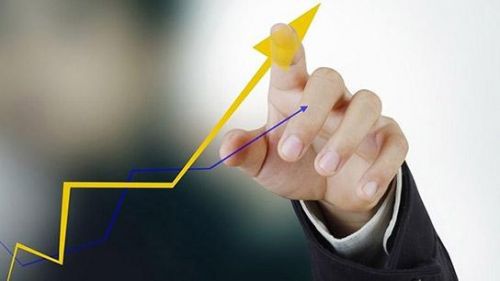 黄金突破1980年通胀调整历史峰值！三年暴涨驶入未知水域