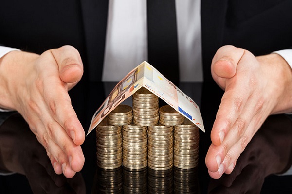 贝森特力挺哈塞特角逐美联储主席职位